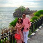Honeymoon couple from India in Tanah lot - Mari Bali Tours