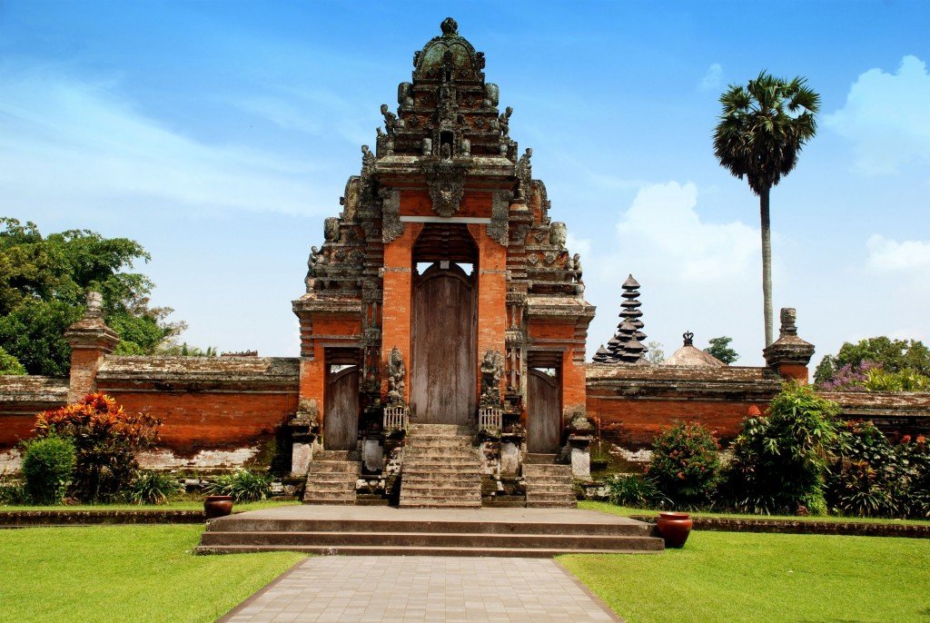 Taman Ayun tempel or Royal Family temple in Bali - Mari Bali Tours