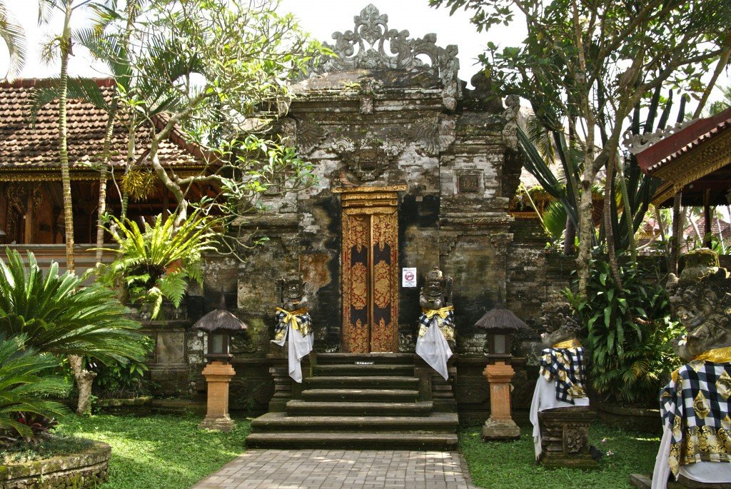  Royal Palace Puri Saren Agung Ubud Bali, Indonesia - Mari Bali Tours