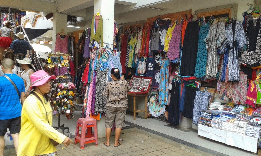 Ubud art market in Ubud center - Mari Bali Tours